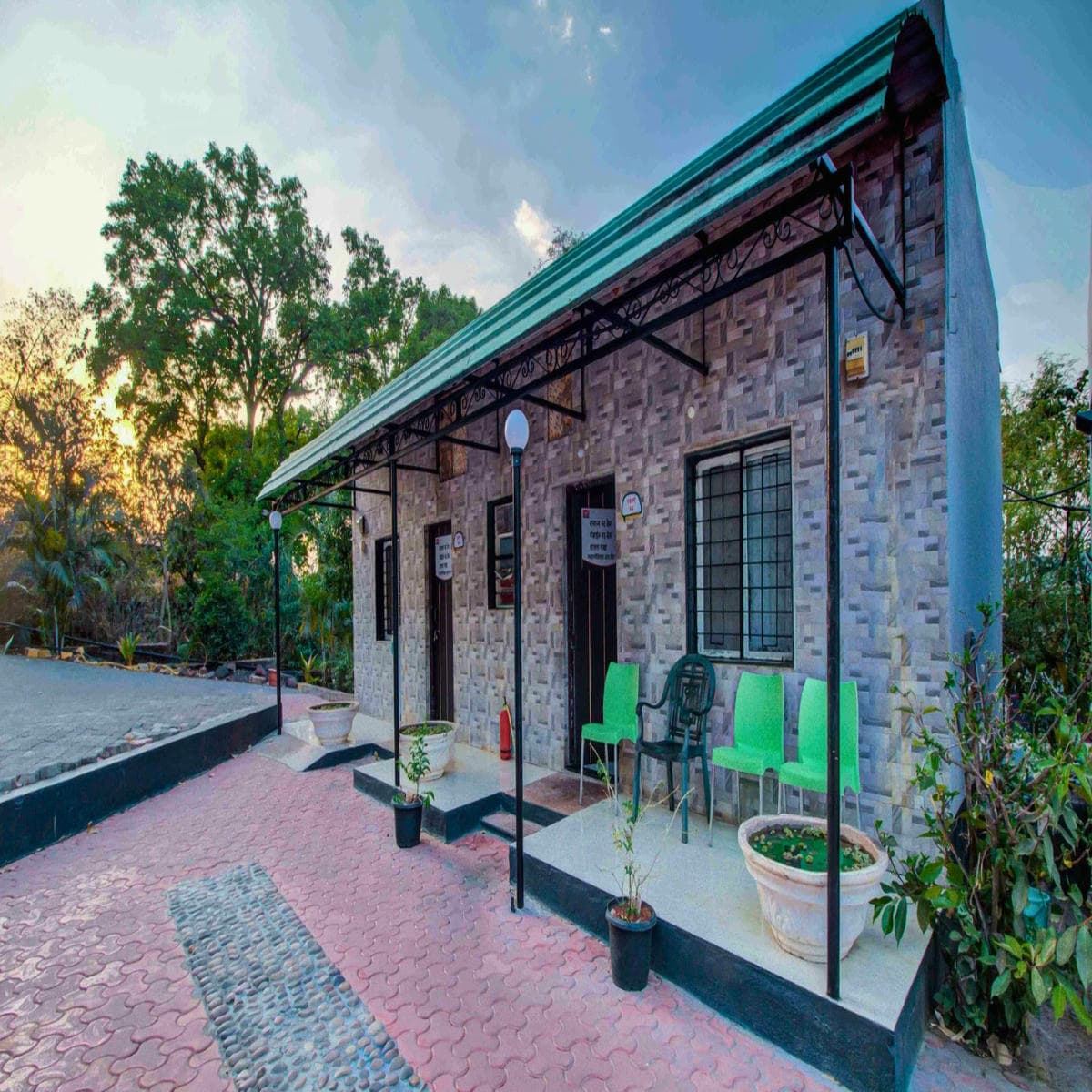 prakruti Ayurvedic Health Resort, Sataran